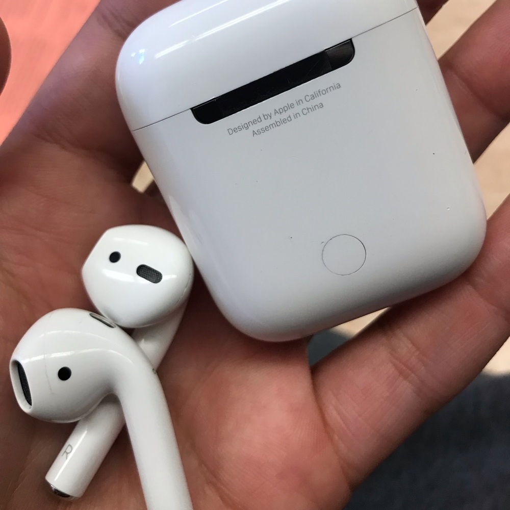 Apple AirPods